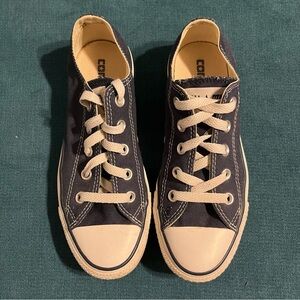 Converse Chuck Taylor All Star Lo Sneaker - Navy Women’s 6/ Mens‎ 4